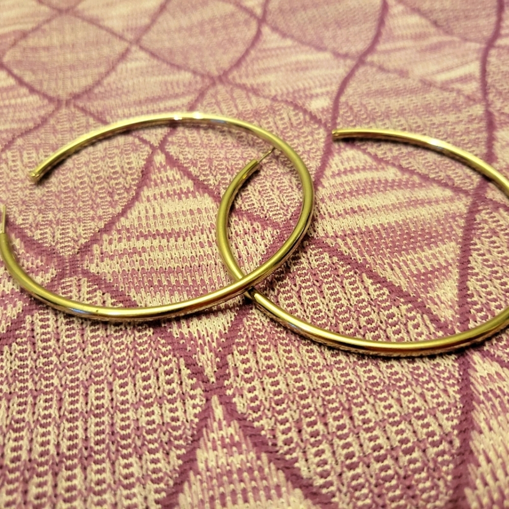 Large hoops. Gold. - Picture 4 of 5